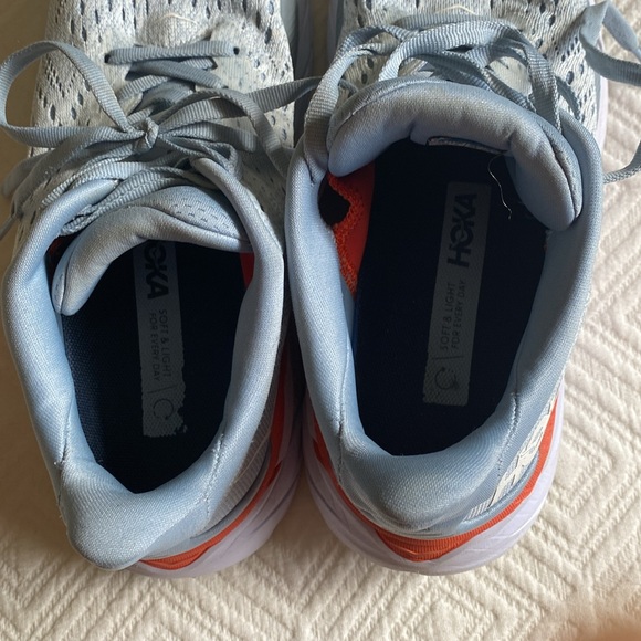 Hold one one Clifton 8 - Picture 3 of 7